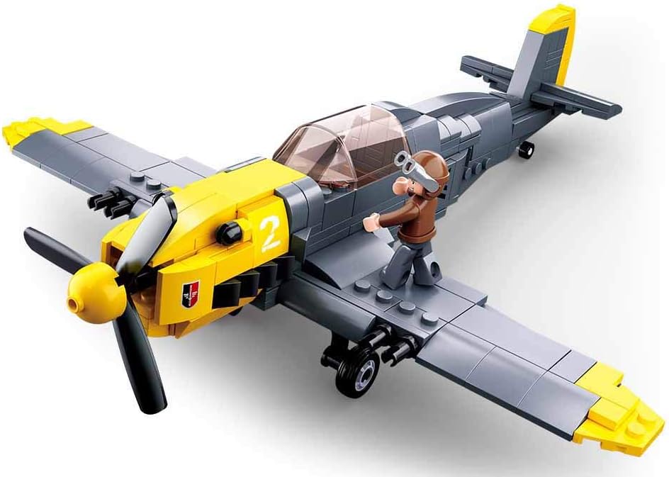 WWII German Bf109 fighter - B0692