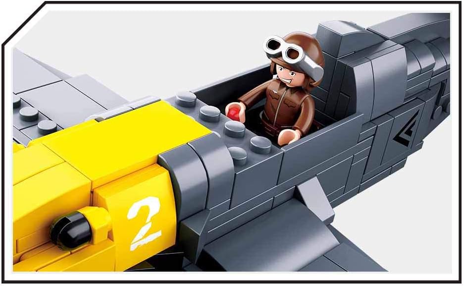 WWII German Bf109 fighter - B0692