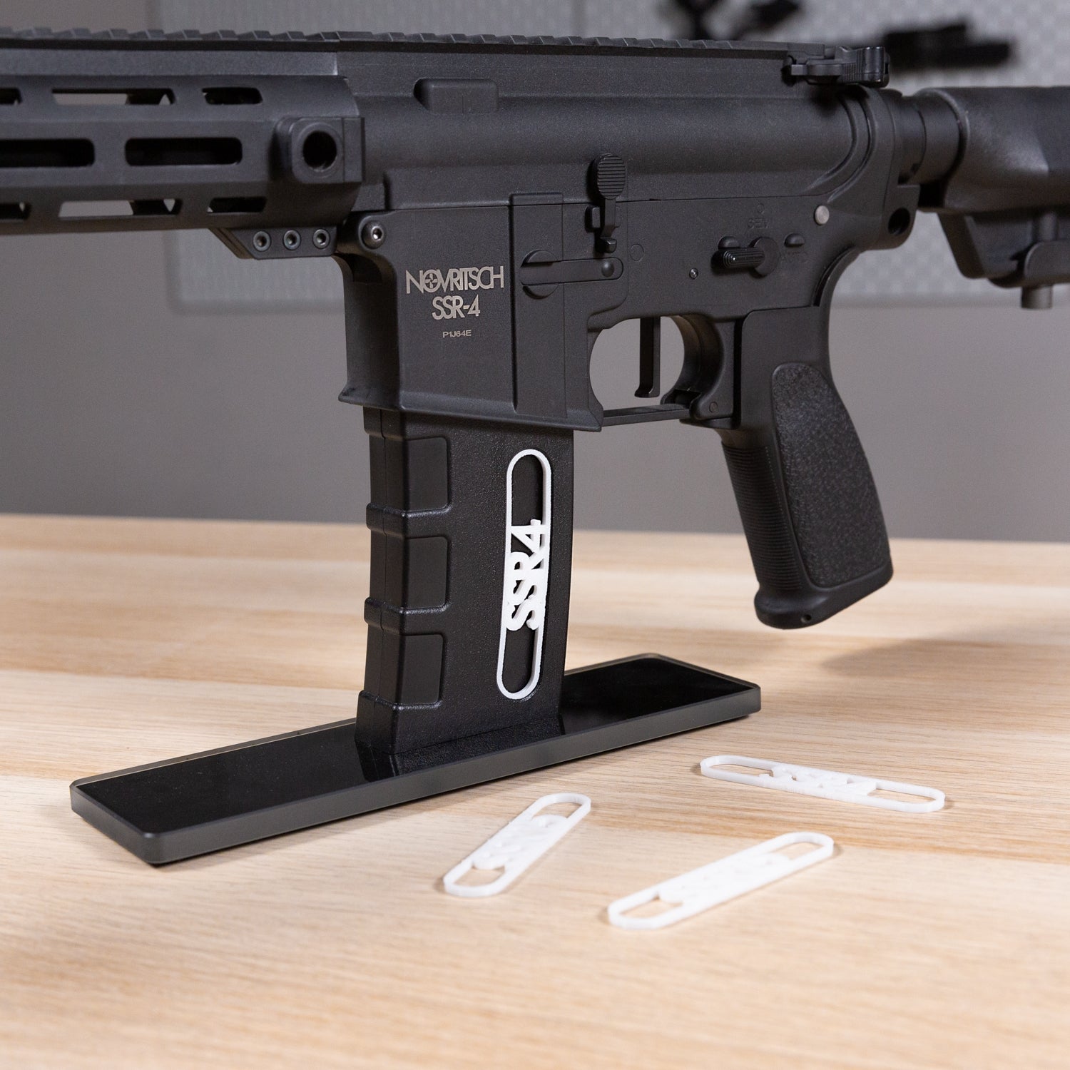 Novritsch M4 / AR15 Gun Glass Stand - Black