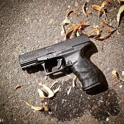 Umarex Walther PPQ M2 Gas Pistol Replica-6