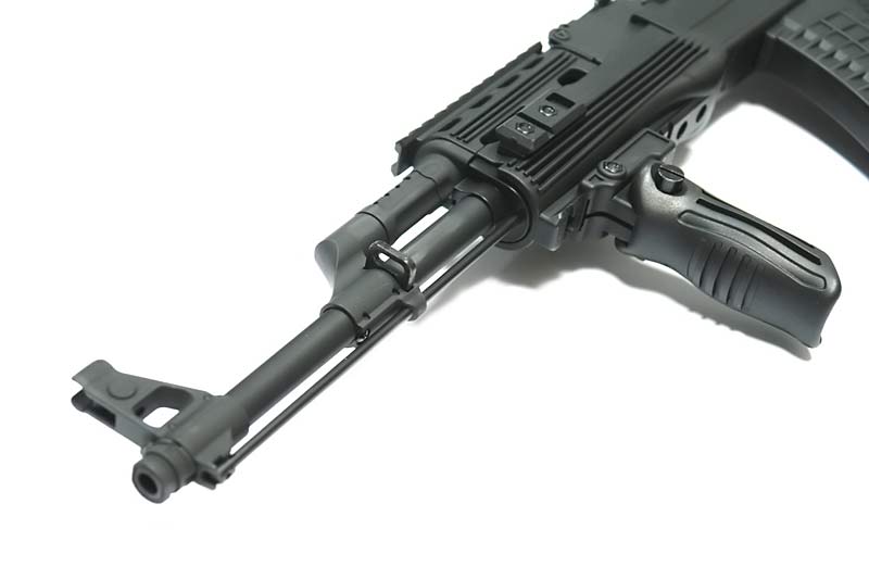 CM028U AK assault rifle