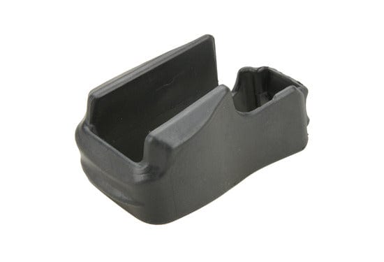 Anti-skid overlay for the magazine well