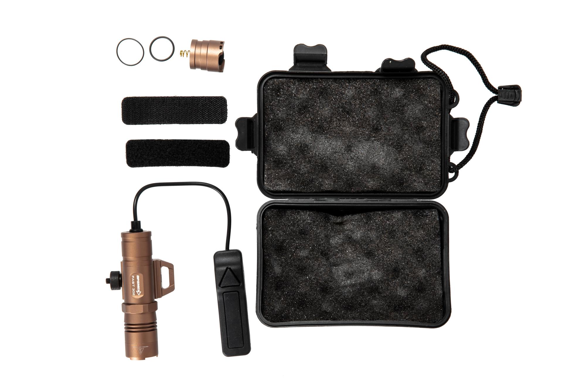 FAST-302R TN Tactical Flashlight - Tan by Opsmen on Airsoft Mania Europe