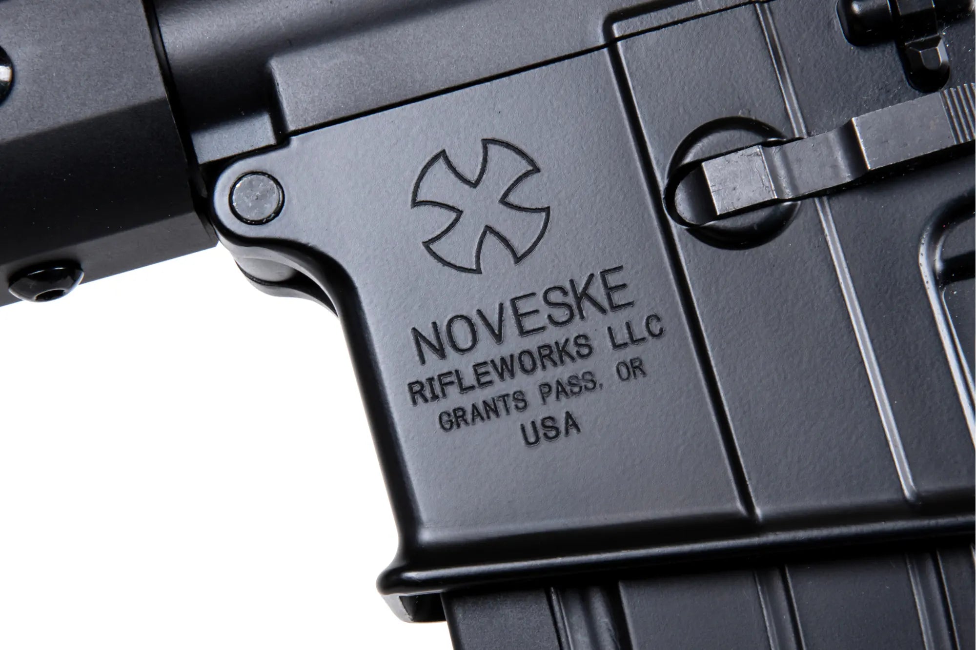 Golden Eagle/EMG Noveske N4 GBB carbine replica 9'' Black-2