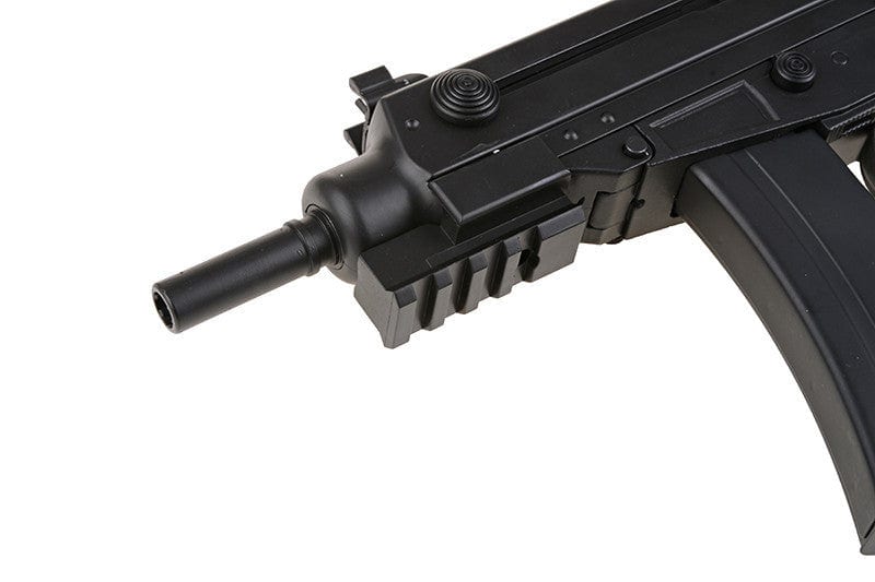 R2C submachine gun replica by WELL