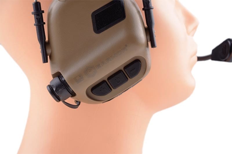 Active hearing protectors M32 - coyote brown by Earmor on Airsoft Mania Europe
